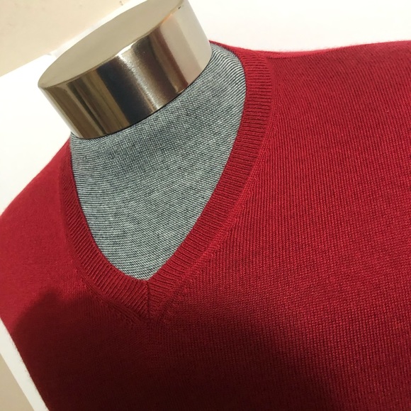 Banana Republic Other - Banana Republic V Neck Cashmere Silk Blend Men's Maroon Sweater Size  L